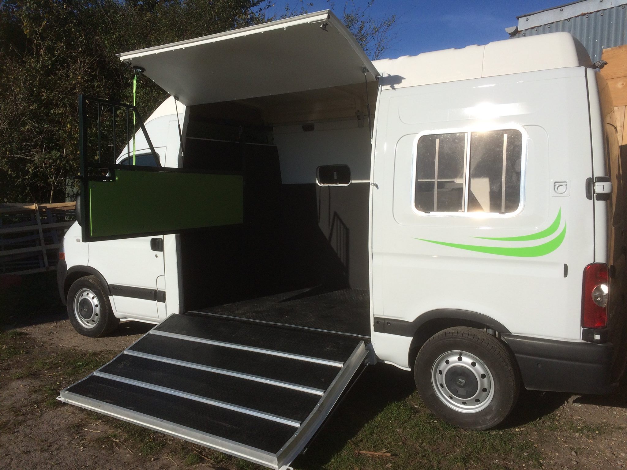 Renault Master 3.5t Horsebox